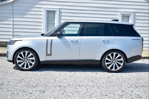 Silver 2023 Land Rover Range Rover P400 SE