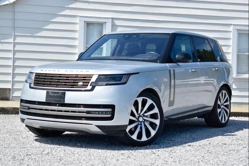 Silver 2023 Land Rover Range Rover P400 SE