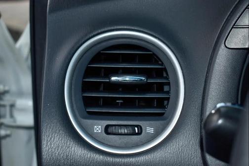 White 2013 INFINITI JX35 Base