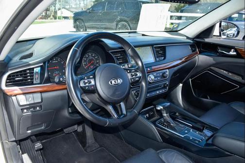 2018 Kia Cadenza Premium