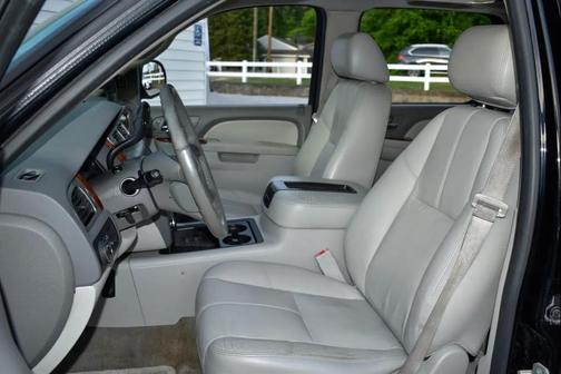 Black 2014 Chevrolet Suburban 1500 LT