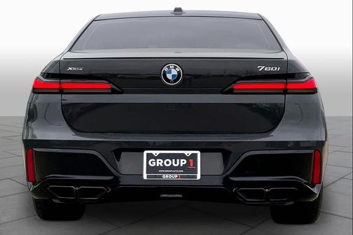 Dravit Grey Metallic 2025 BMW 760 xDrive