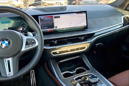 2024 BMW X7 M60i