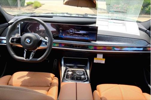 2025 BMW 740 i xDrive