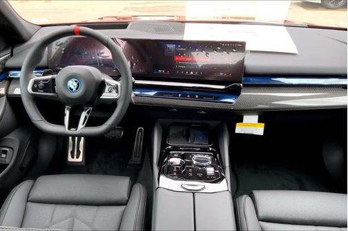 2025 BMW i5 M60