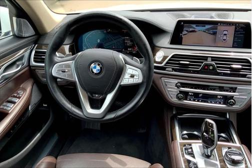 2021 BMW 740 740i