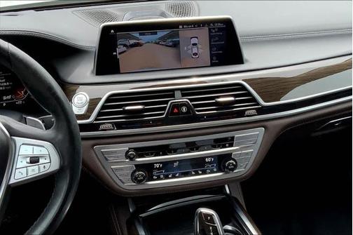 2021 BMW 740 740i