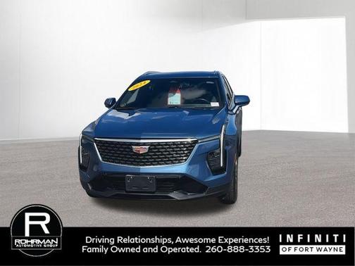 2024 Cadillac XT4 Premium Luxury