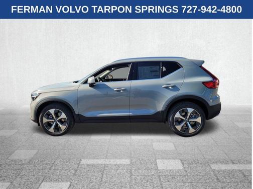 2025 Volvo XC40 B5 Core Bright Theme