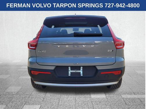 2025 Volvo XC40 B5 Core Bright Theme