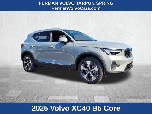 2025 Volvo XC40 B5 Core Bright Theme