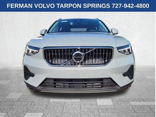2025 Volvo XC40 B5 Core Bright Theme