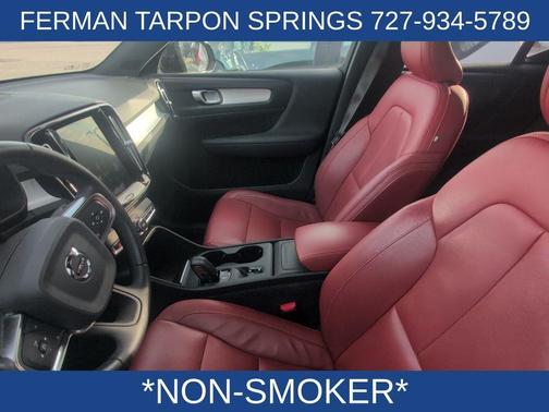 2020 Volvo XC40 T5 Momentum