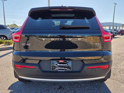 2020 Volvo XC40 T5 Momentum