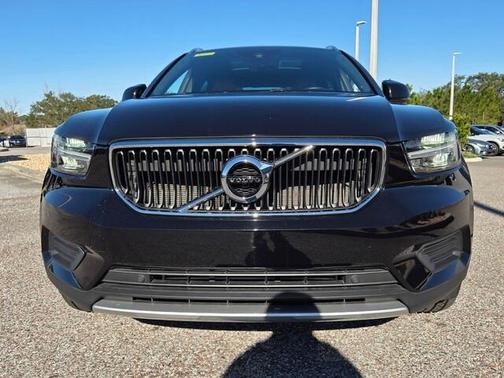 2020 Volvo XC40 T5 Momentum