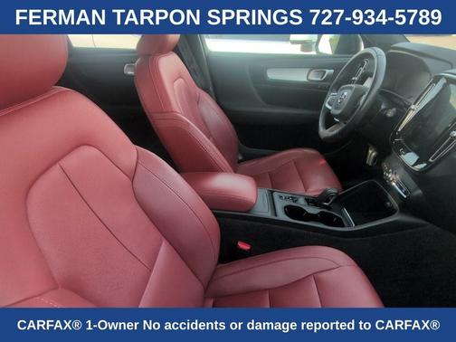 2020 Volvo XC40 T5 Momentum