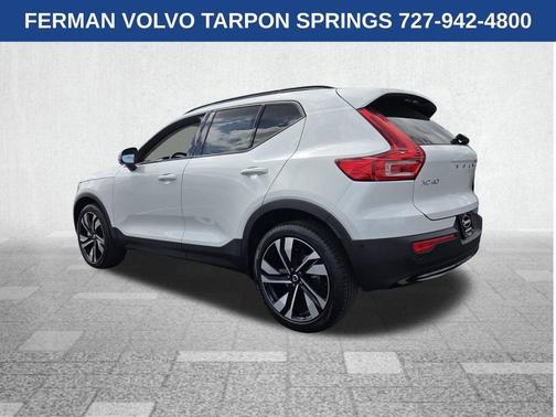 2026 Volvo XC40 B5 Plus