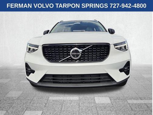 2026 Volvo XC40 B5 Plus