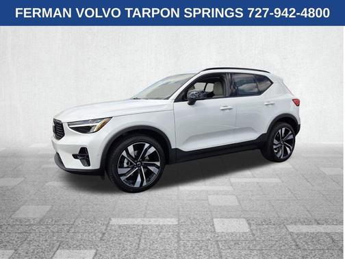 2026 Volvo XC40 B5 Plus