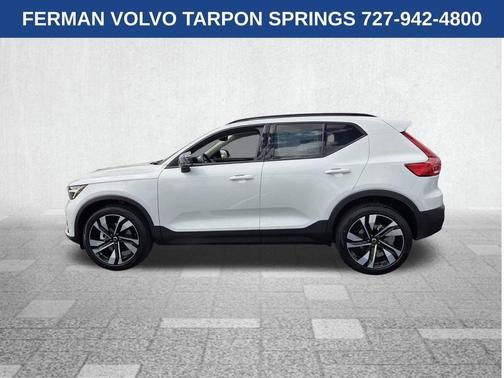 2026 Volvo XC40 B5 Plus