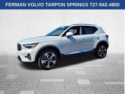 2025 Volvo XC40 B5 Core Bright Theme