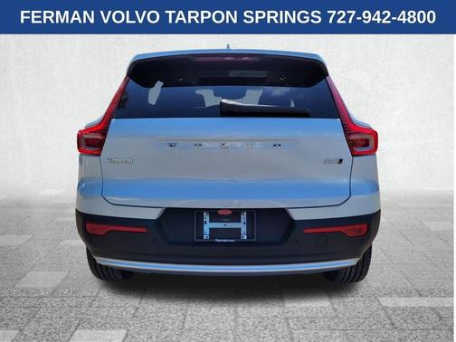 2025 Volvo XC40 B5 Core Bright Theme
