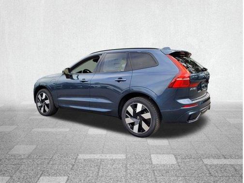 2025 Volvo XC60 Plug-In Hybrid T8 Plus