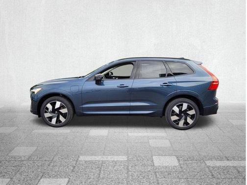 2025 Volvo XC60 Plug-In Hybrid T8 Plus
