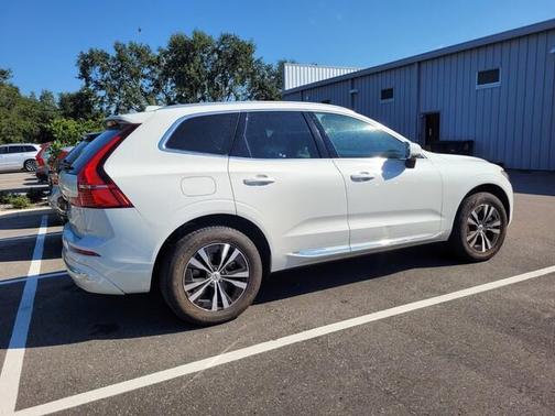 2022 Volvo XC60 Recharge Plug-In Hybrid T8 Inscription Expression Extended Range