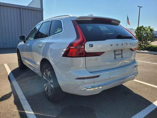 2022 Volvo XC60 Recharge Plug-In Hybrid T8 Inscription Expression Extended Range