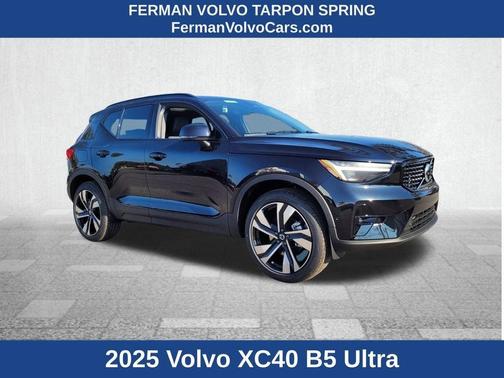 2025 Volvo XC40 B5 Ultra Dark Theme