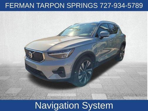 2024 Volvo XC40 B5 Plus Bright Theme