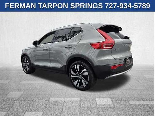 Vapour Grey 2024 Volvo XC40 Plus