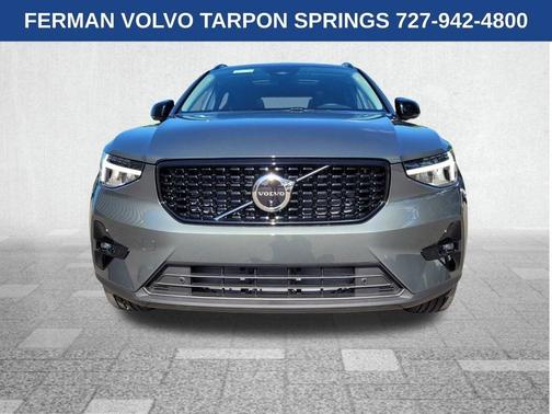 2026 Volvo XC40 B4 Plus