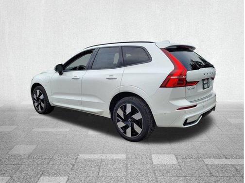 2025 Volvo XC60 Plug-In Hybrid T8 Plus