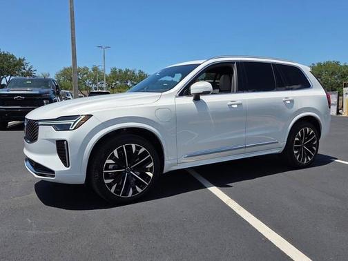 White 2026 Volvo XC90 Plug-In Hybrid T8 Core