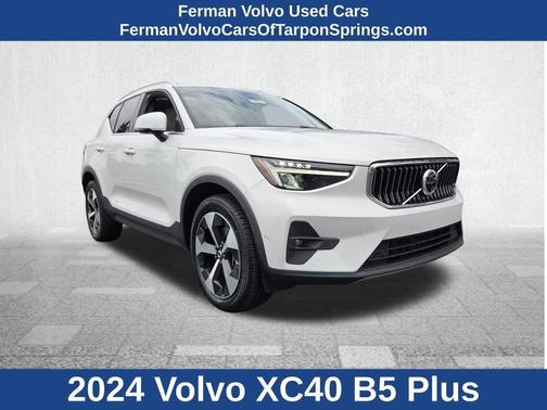 White 2024 Volvo XC40 B5 Plus Bright Theme