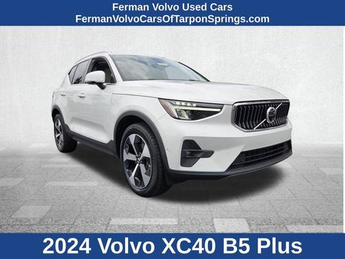White 2024 Volvo XC40 B5 Plus Bright Theme