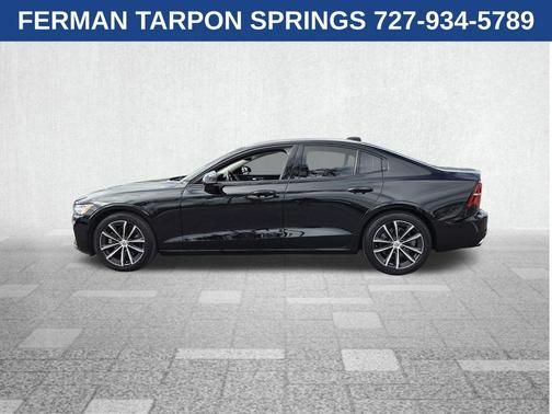 2022 Volvo S60 B5 Momentum