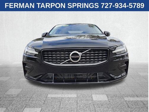 2022 Volvo S60 B5 Momentum