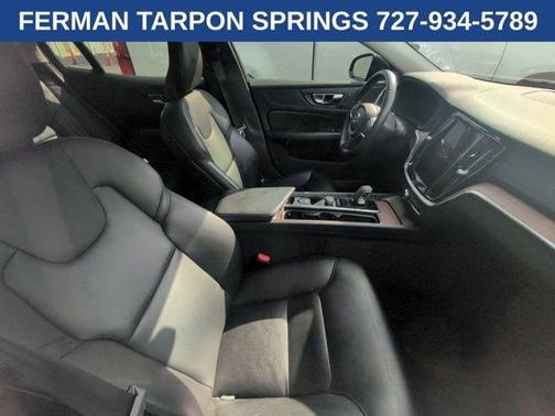 2022 Volvo S60 B5 Momentum