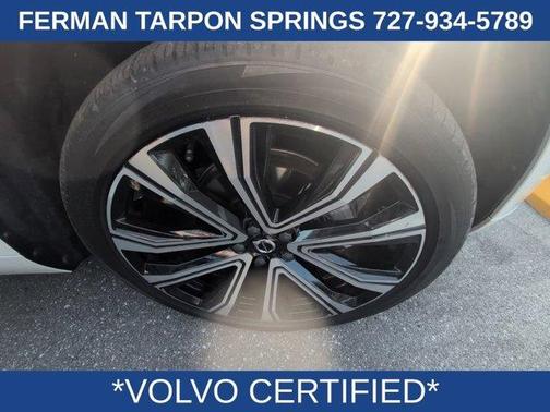 2023 Volvo XC60 B5 Ultimate Bright Theme