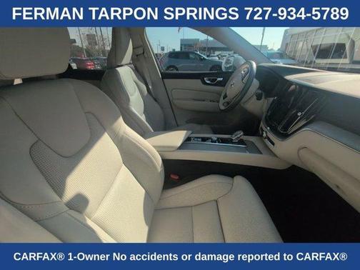 2023 Volvo XC60 B5 Ultimate Bright Theme