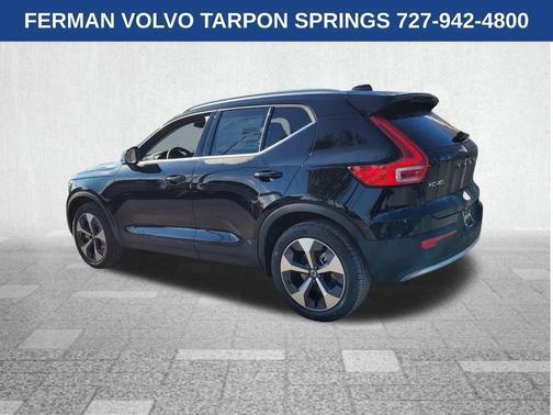 2025 Volvo XC40 B5 Core Bright Theme