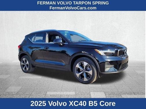 2025 Volvo XC40 B5 Core Bright Theme