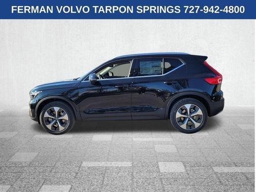 2025 Volvo XC40 B5 Core Bright Theme