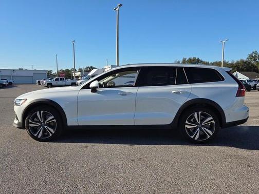White 2026 Volvo V60 Cross Country B5 Plus