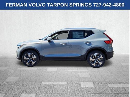 2025 Volvo XC40 B5 Core Bright Theme