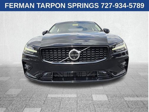 2024 Volvo S60 B5 Plus Dark Theme