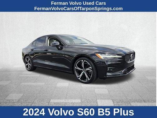 Black 2024 Volvo S60 B5 Plus Dark Theme